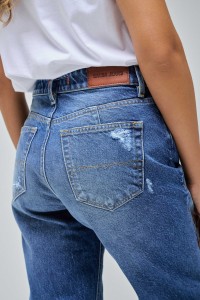 TRUE STRAIGHT WITH RIPS JEANS