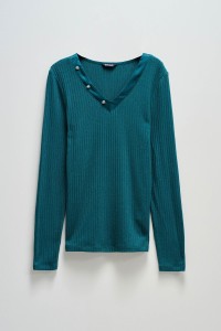 RIBBED KNIT SWEATER