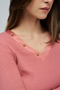 RIBBED KNIT SWEATER