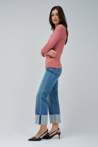 RIBBED KNIT SWEATER