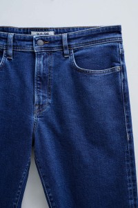 STRAIGHT FIT JEANS