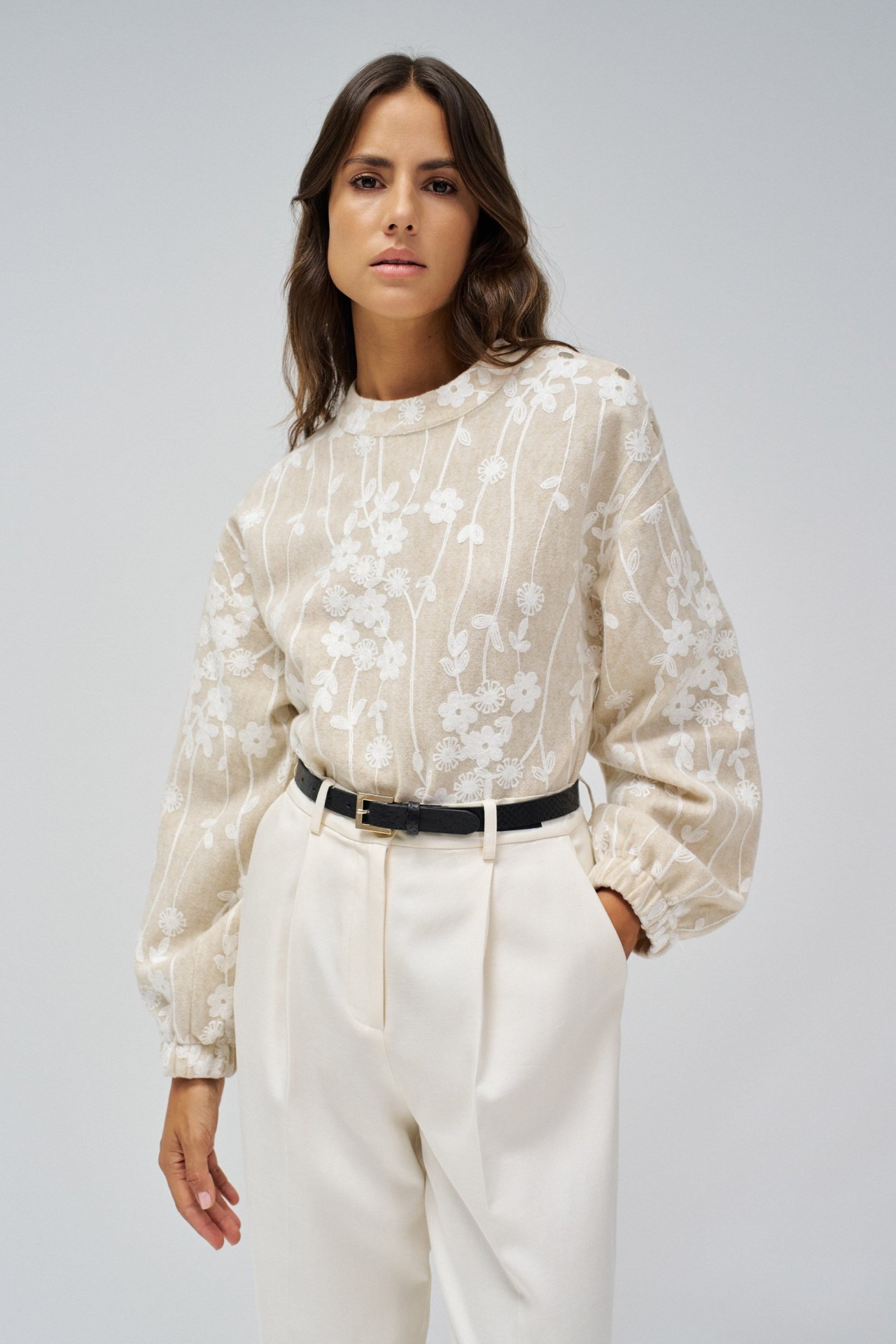 LONG SLEEVE SWEATER WITH DETAILS