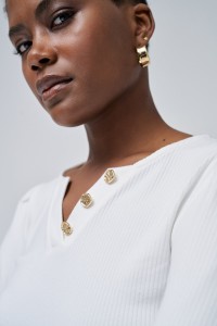 SWEATER WITH GOLDEN BUTTONS