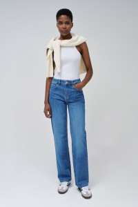 TRUE STRAIGHT JEANS