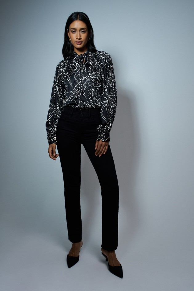 JEANS SECRET PUSH IN STRAIGHT