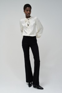 CHEMISE AVEC DTAIL DE NOEUD