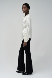 CHEMISE AVEC DTAIL DE NOEUD