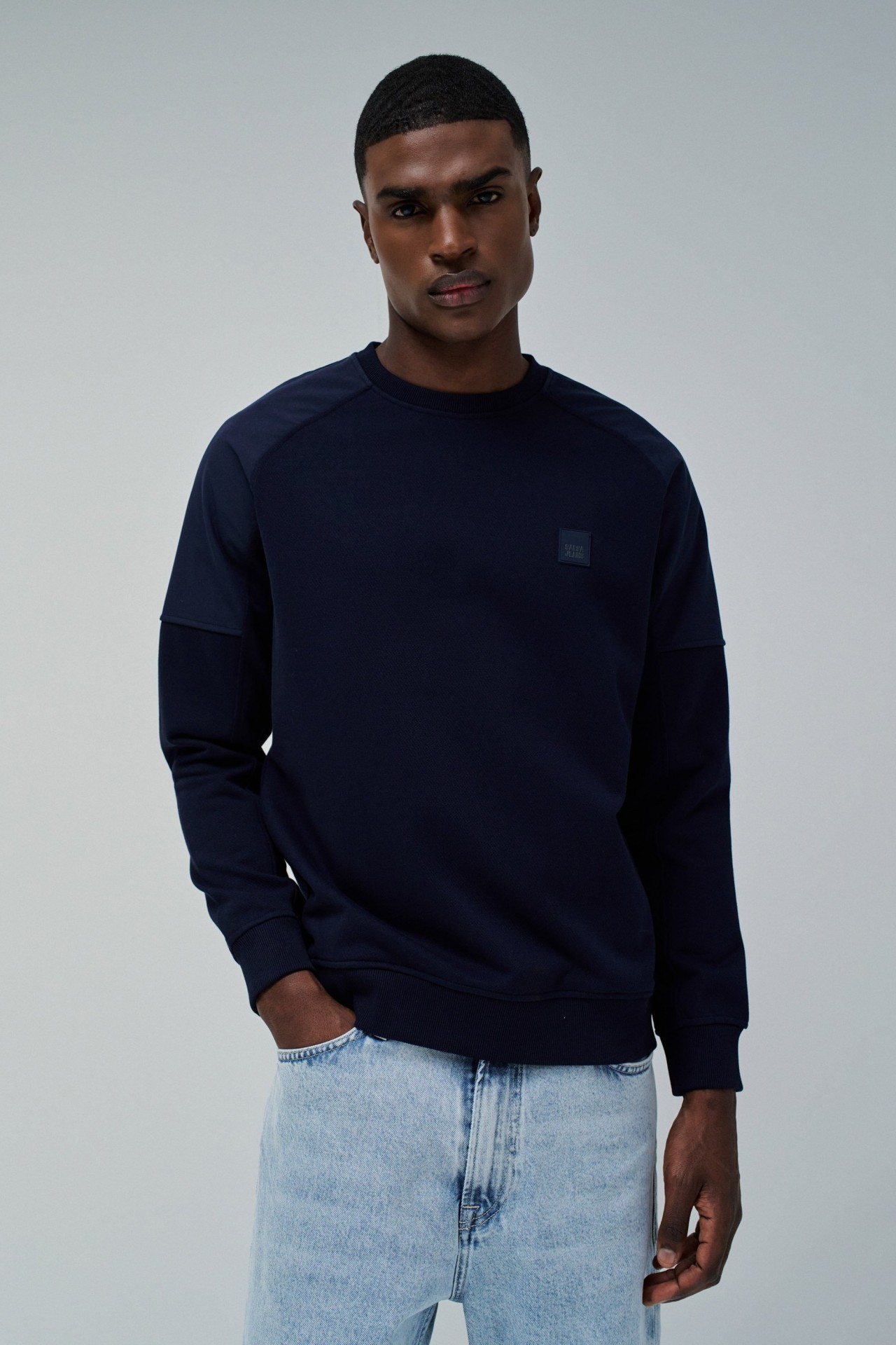 SWEATSHIRT COM MISTURA DE MATERIAIS