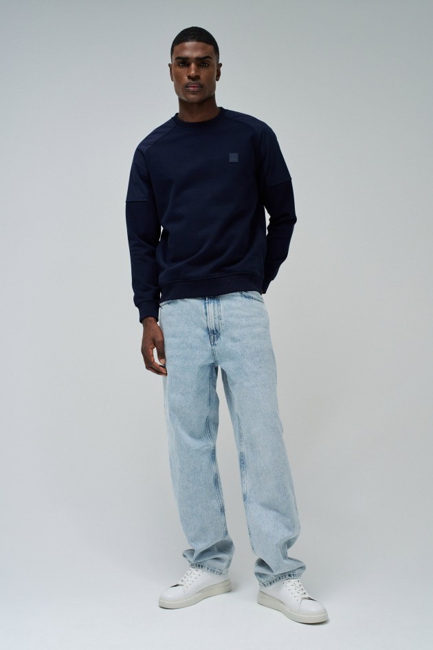 SUDADERA CON MEZCLA DE MATERIALES
