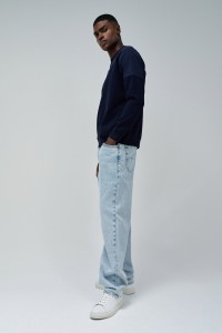 SWEATSHIRT COM MISTURA DE MATERIAIS