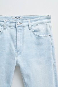 SKINNY FIT JEANS