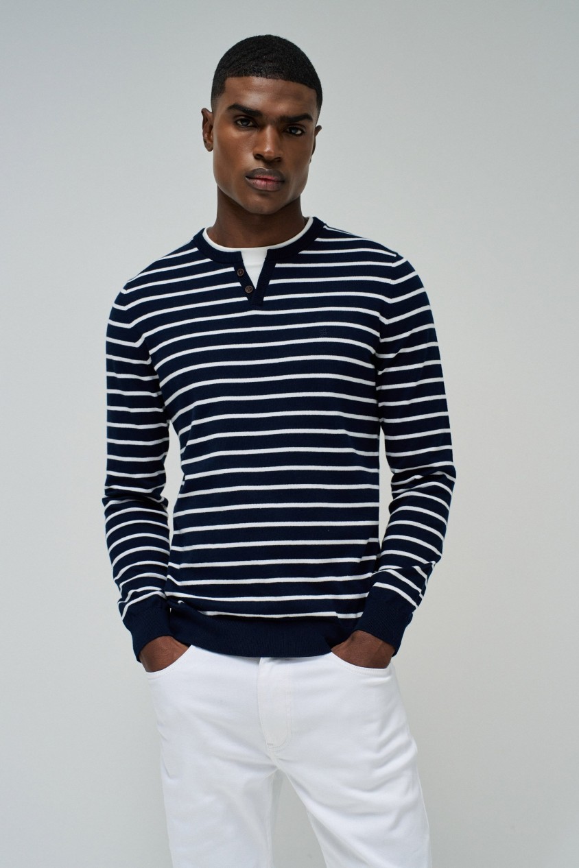 KNIT SWEATER
