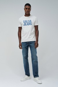 T-SHIRT MIT BRANDING