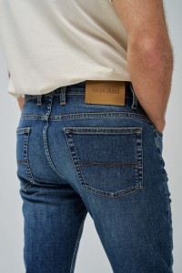 VAQUEROS SLIM FIT
