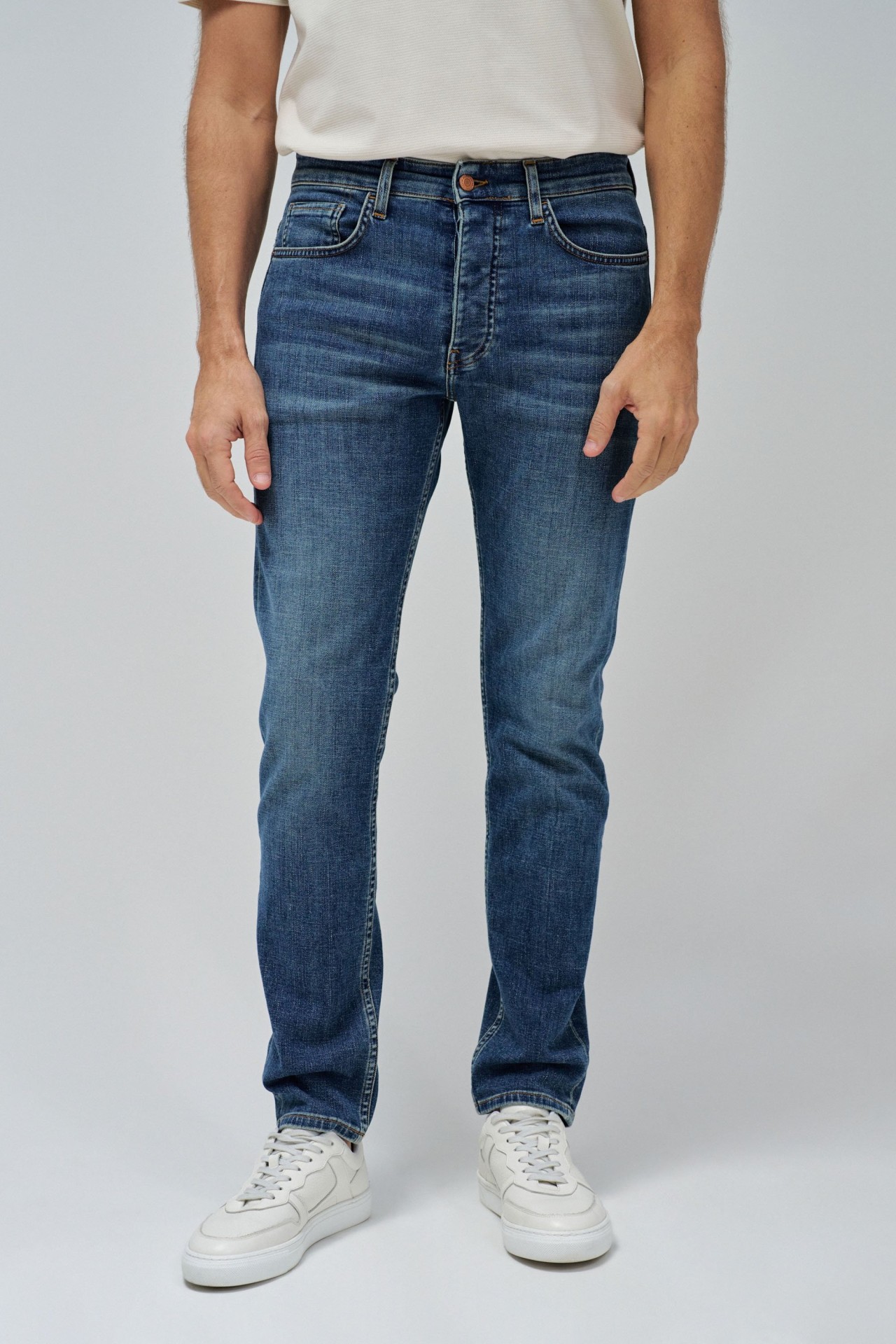 VAQUEROS SLIM FIT