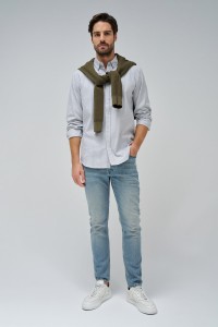 SLIM FIT JEANS