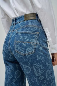 FAITH PUSH IN STRAIGHT JEANS