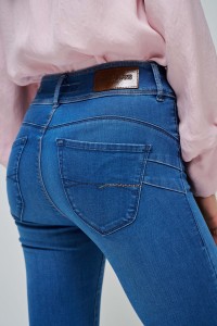 JEAN SECRET PUSH IN SKINNY