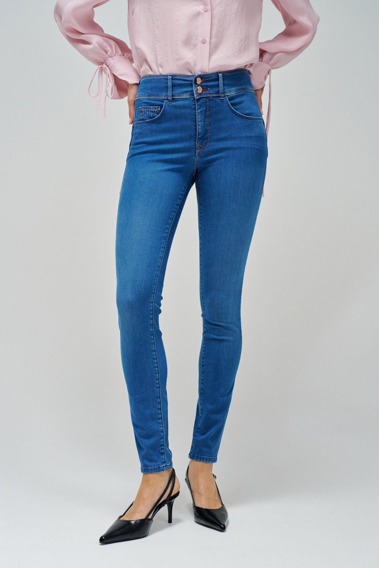 JEAN SECRET PUSH IN SKINNY