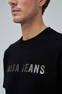 T-SHIRT WITH BRANDING