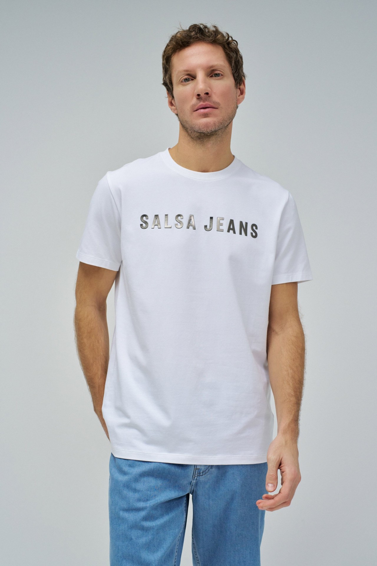 T-SHIRT WITH BRANDING