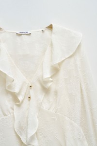 BLOUSE AVEC VOLANTS