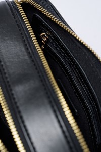BOLSO BANDOLERA CON ESTAMPADO ACOLCHADO