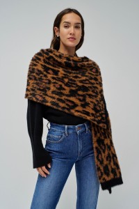 ANIMAL PRINT SCARF