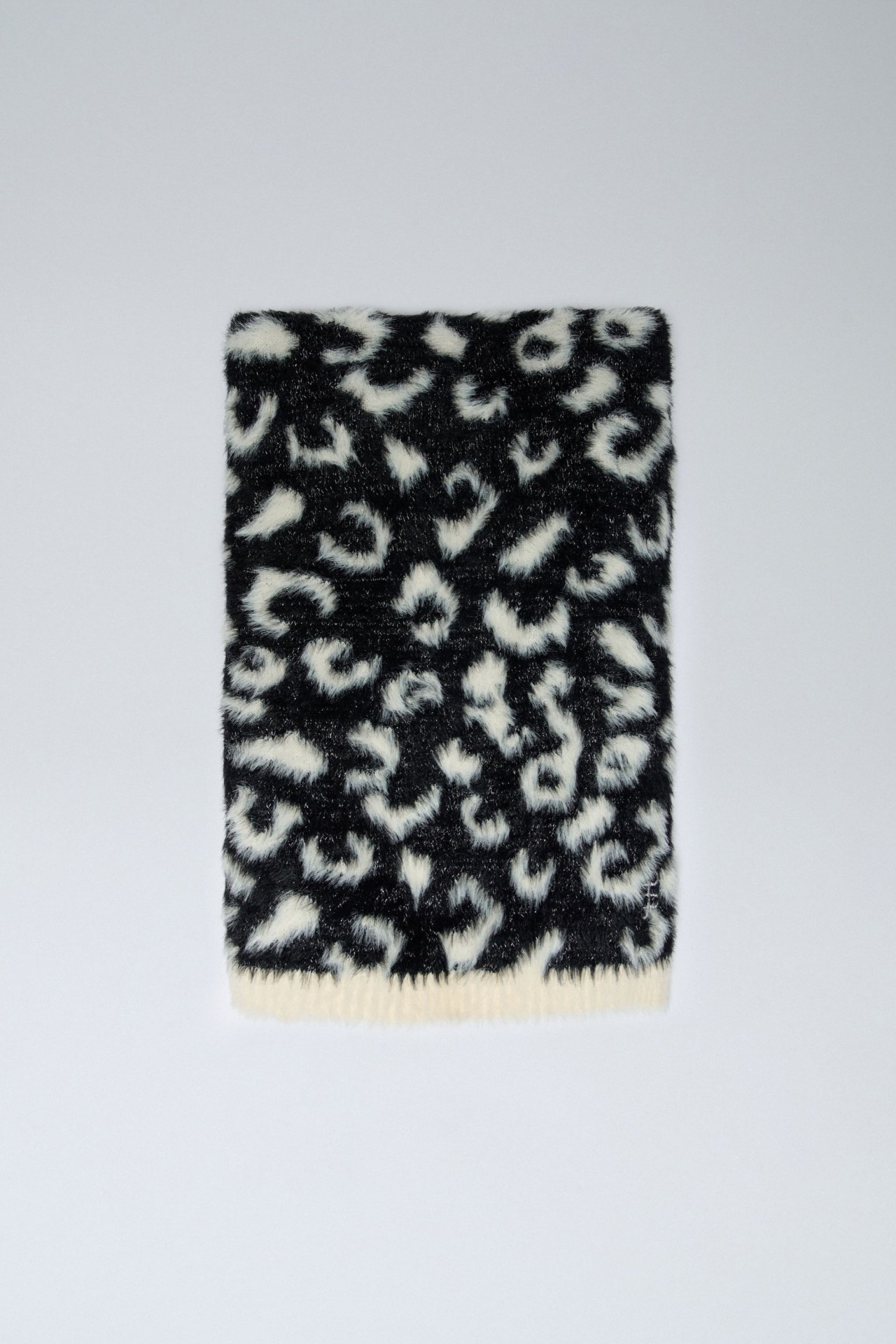 ANIMAL PRINT SCARF