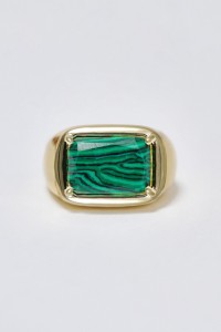 BAGUE AVEC PIERRE RECTANGULAIRE