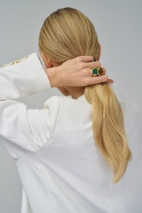 BAGUE AVEC PIERRE RECTANGULAIRE