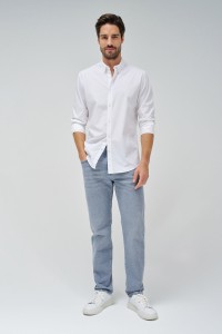 STRAIGHT FIT JEANS