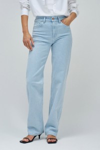 TRUE STRAIGHT JEANS