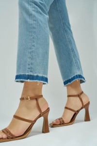 FAITH PUSH IN CROPPED FLARE JEANS