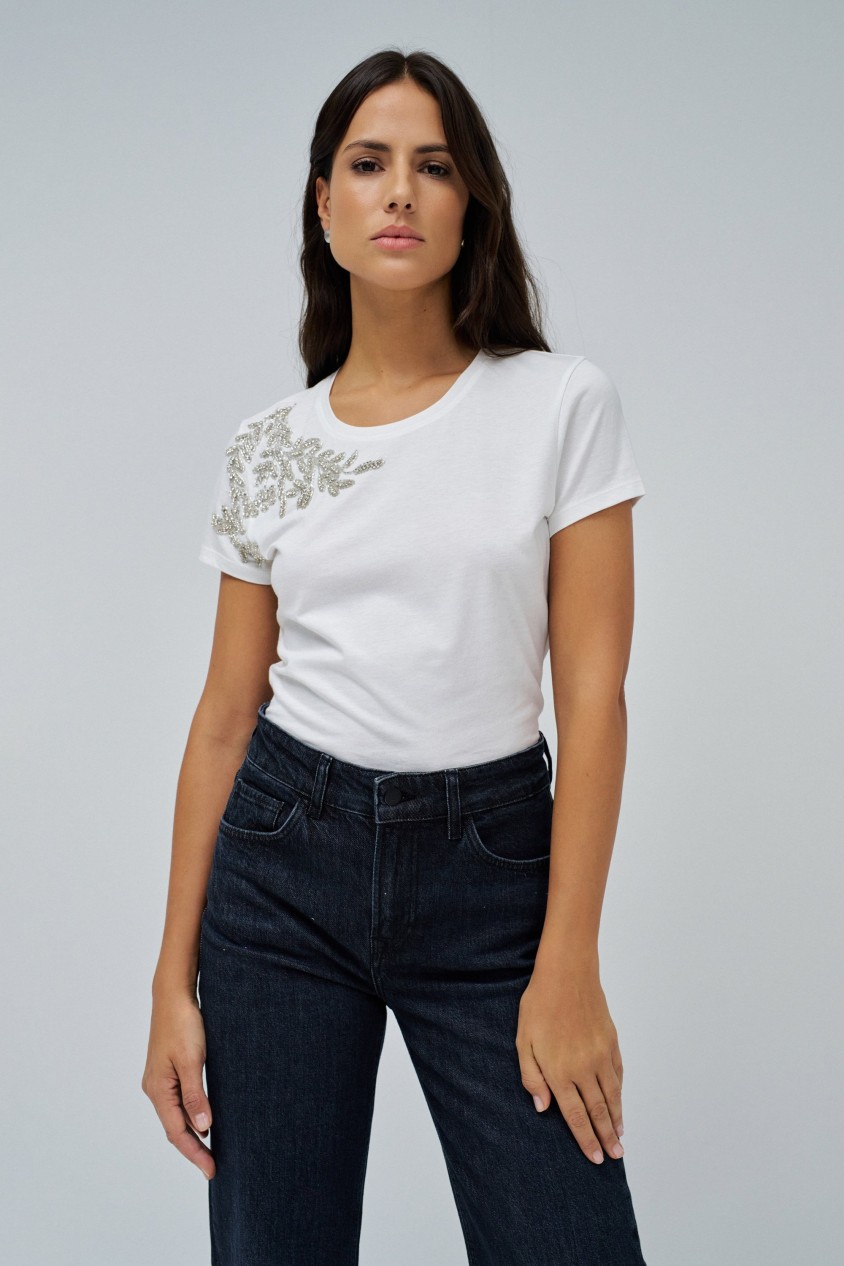 T-SHIRT WITH SHINY APPLIQUS