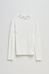 JUMPER WITH FLOWER DETAIL ON THE NECK