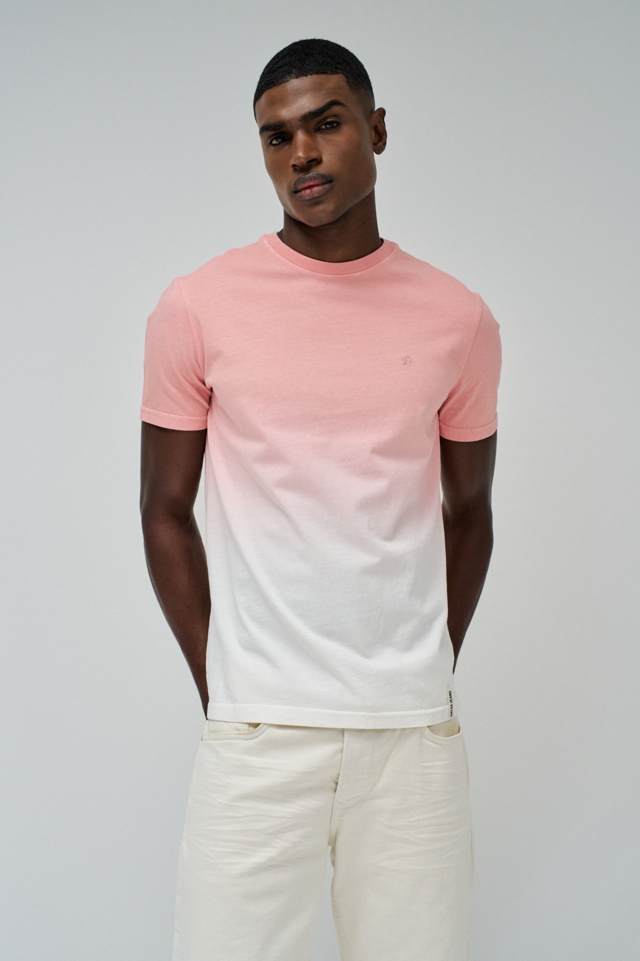 CAMISETA CON EFECTO DEGRADADO
