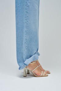 LEATHER SANDAL WITH HEEL