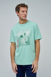 T-SHIRT COM ESTAMPADO