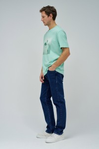 T-SHIRT COM ESTAMPADO