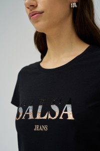 CAMISETA COM BRANDING