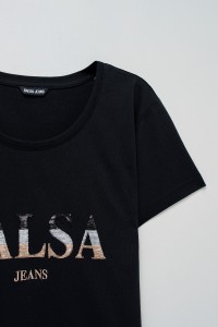 CAMISETA COM BRANDING