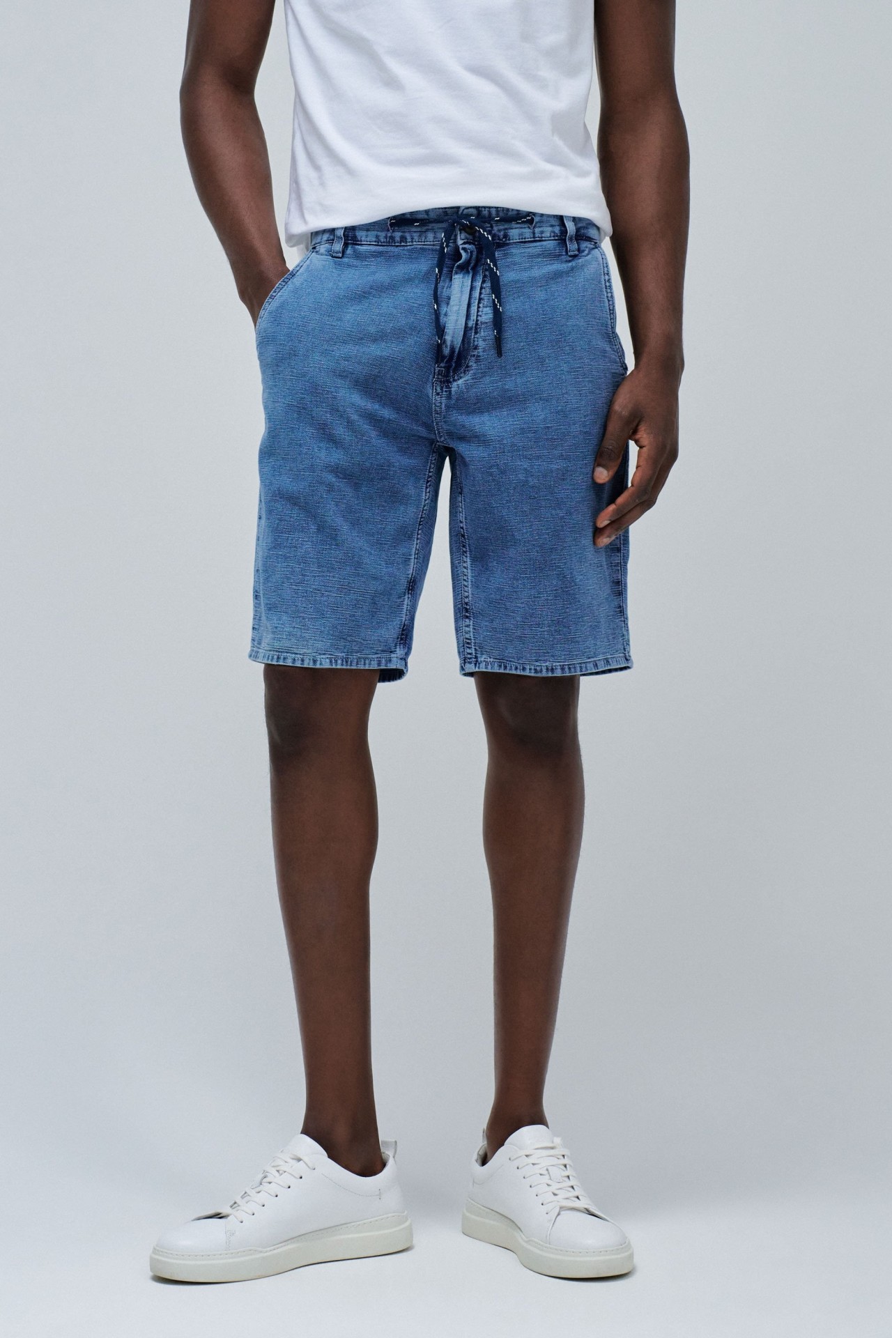 LINEN BLEND SHORTS