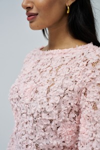 JERSEY TEXTURIZADO CON FLORES