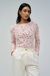 JERSEY TEXTURIZADO CON FLORES
