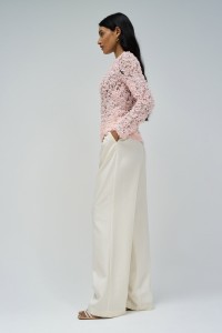 JERSEY TEXTURIZADO CON FLORES