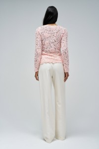 JERSEY TEXTURIZADO CON FLORES