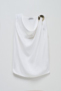 TOP DRAPEADO COM DETALHE METLICO