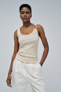 TEXTURED TOP