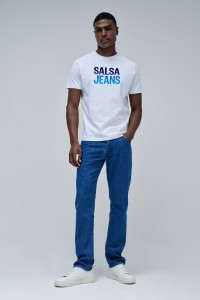 T-SHIRT MIT LOGO
